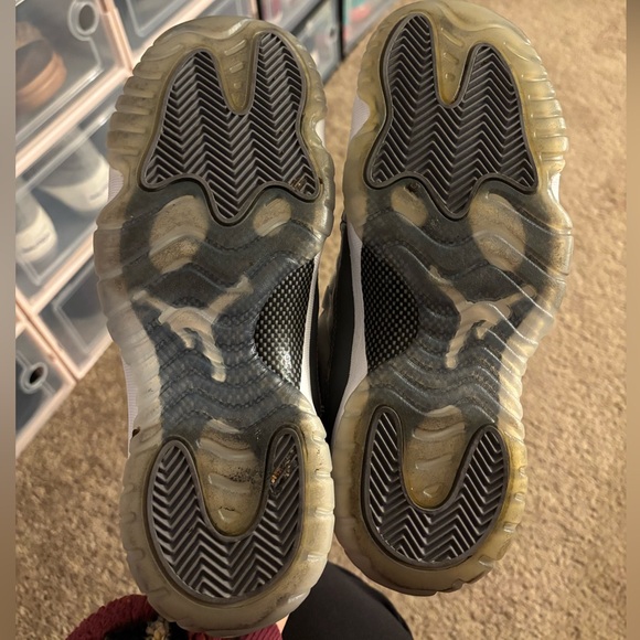 Cool Grey Jordan’s 11 low size 7 - Picture 2 of 2